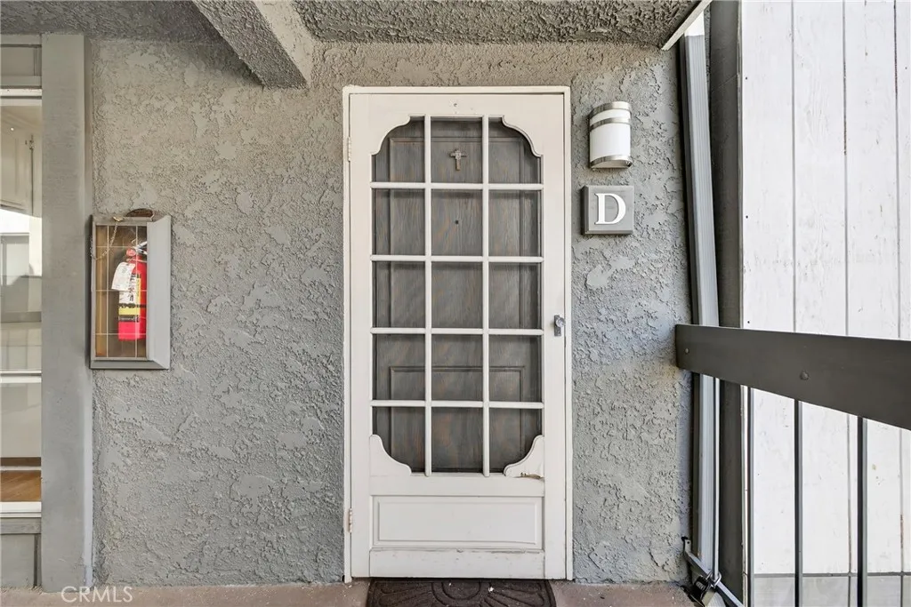 Additional image 4 of 2839 S Fairview St Unit D, Santa Ana, CA 92704