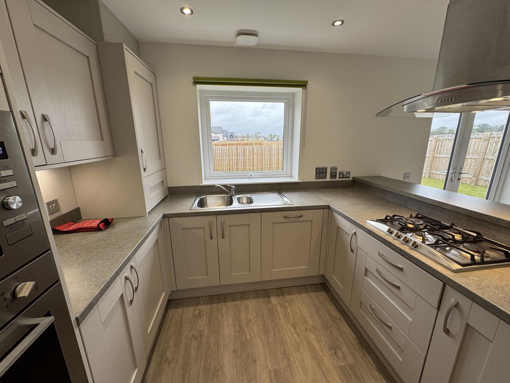 Additional image 7 of 3 bed semi-detached house to rent3 Strathgray Wynd, Dundee DD2