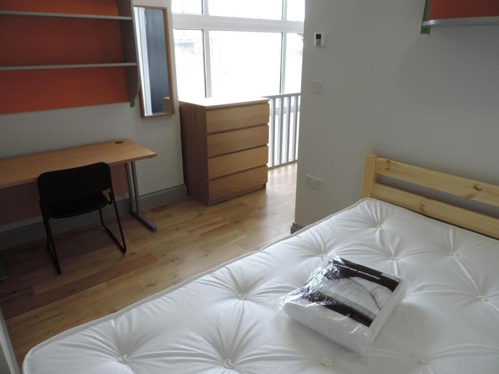 Additional image 3 of 6 bed flat to rentLustrous House, Green Street, Gillingham ME7