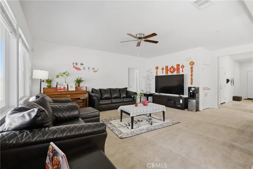 Additional image 3 of 44137 37th St W, Lancaster, CA 93536