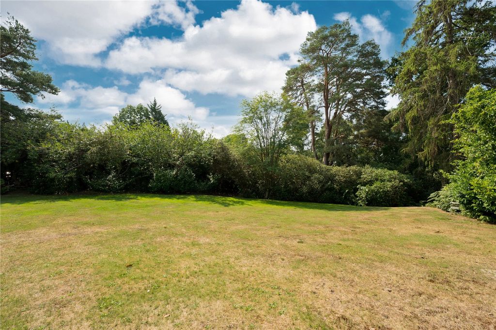 Additional image 26 of 8 bed detached house to rentYaffle Road, Weybridge KT13