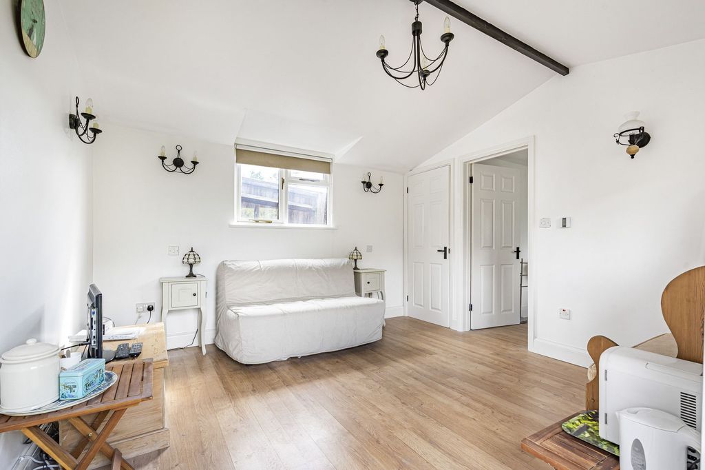 Additional image 22 of 2 bed detached house to rentDowns Lane, Leatherhead KT22
