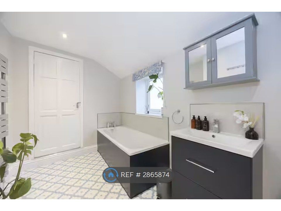Additional image 4 of 6 bed terraced house to rentBristol Road, Gloucester GL1