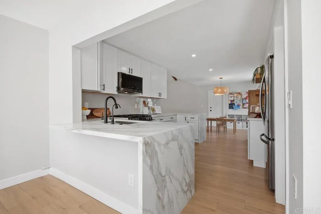 Additional image 12 of 4185 Combe Way, San Diego, CA 92122