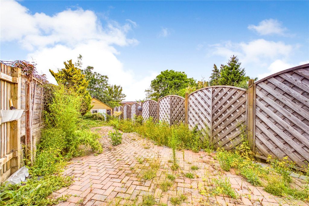 Additional image 13 of 2 bed terraced house to rentHambridge Road, Newbury, Berkshire RG14