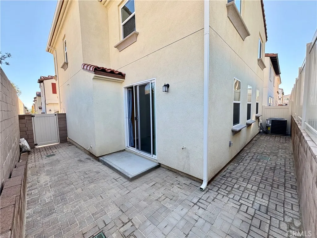 466 Meyer Pl, Upland, CA 91786