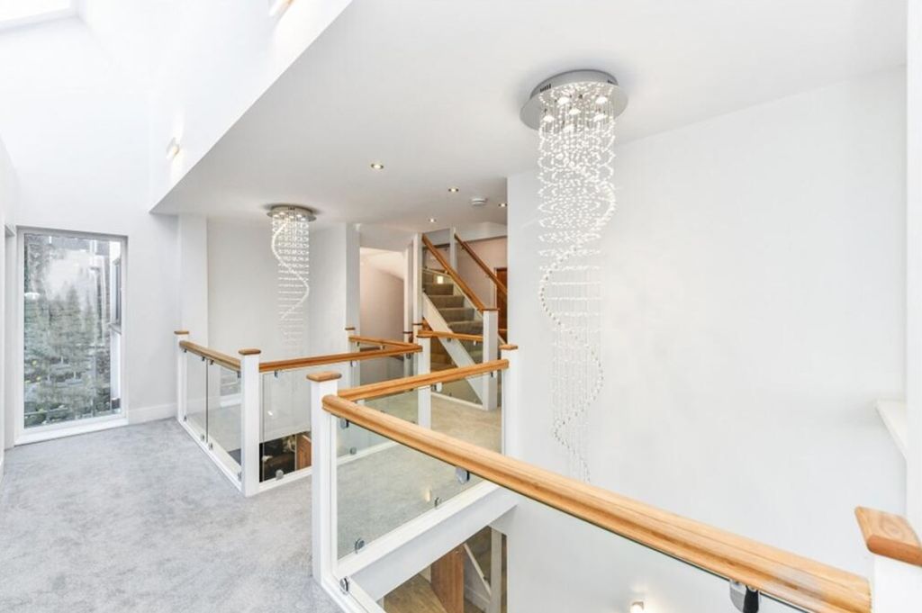 Additional image 2 of 5 bed property to rentElm Bank, Nottingham NG3