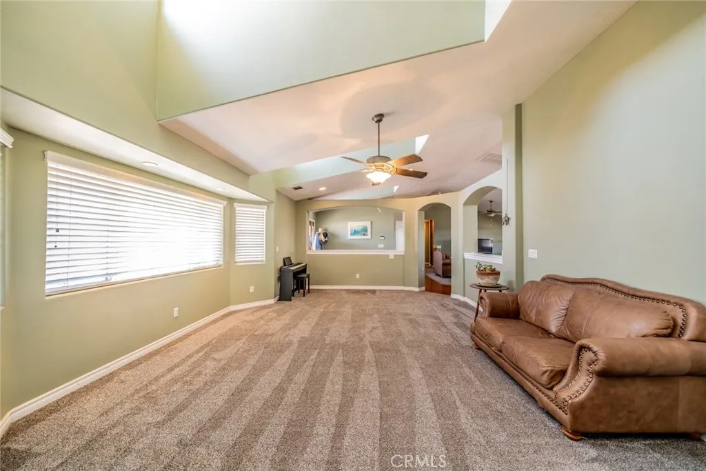 Additional image 20 of 10636 Larch Rd, Oak Hills, CA 92344