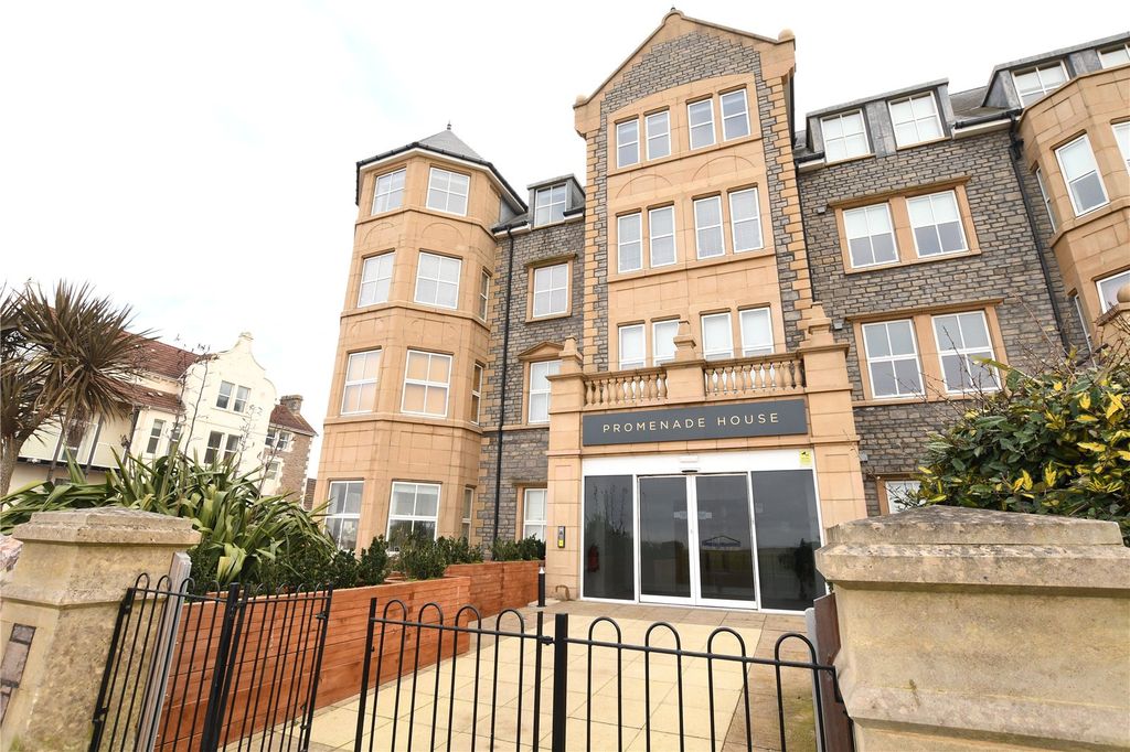 2 bed flat to rentBeach Road, Weston-Super-Mare, North Somerset BS23