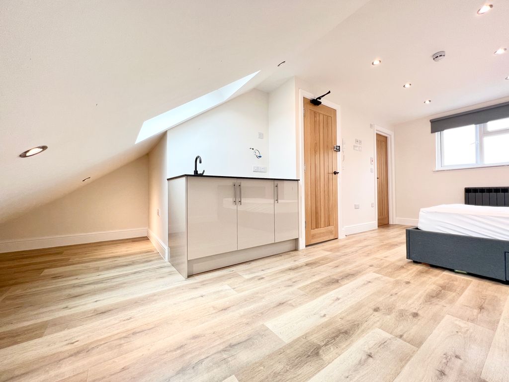 Additional image 5 of Room to rentPark Road, Ilford IG1