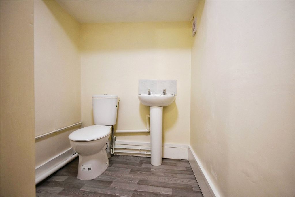 Additional image 8 of 1 bed flat to rentBedford Road, Reading RG1
