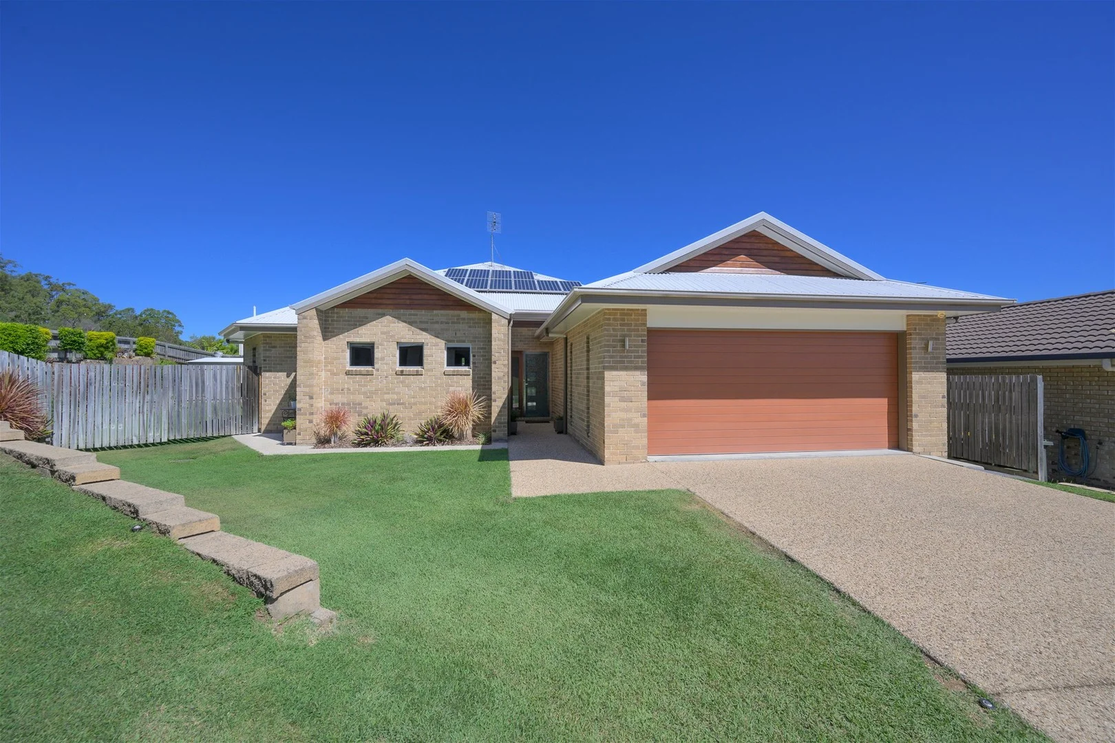 2A Southern Cross Close, Telina QLD 4680