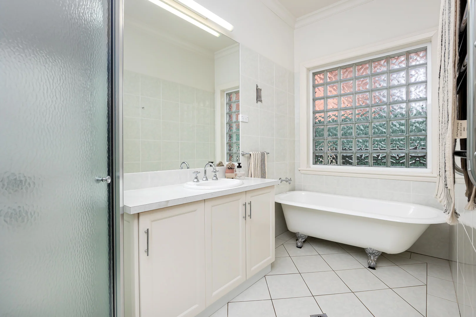 Additional image 12 of 46 Grandview Avenue, Turvey Park NSW 2650