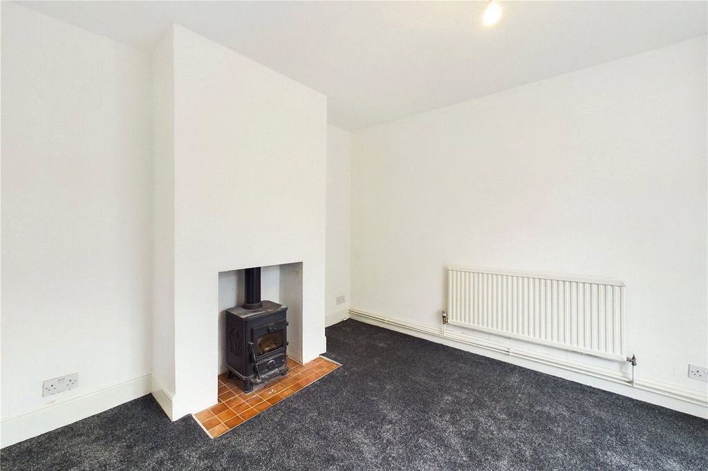 Additional image 2 of 2 bed terraced house to rentHambridge Road, Newbury, Berkshire RG14