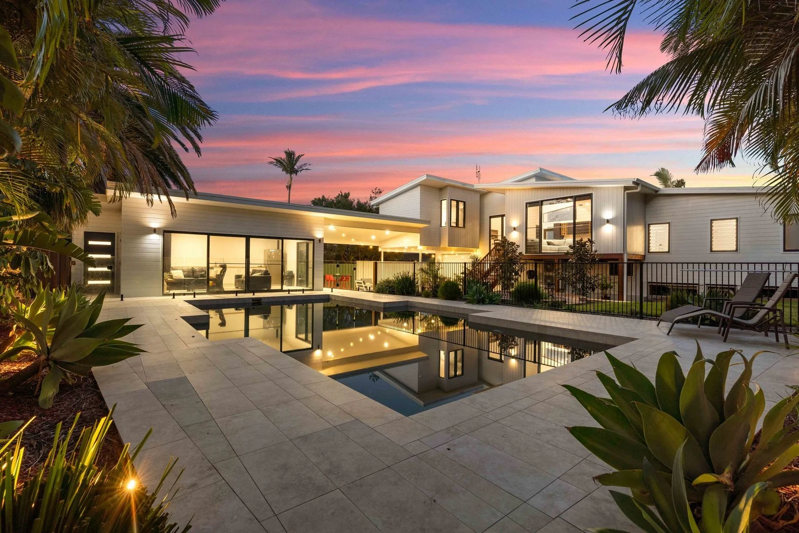 35 Pacific Street, Caves Beach NSW 2281