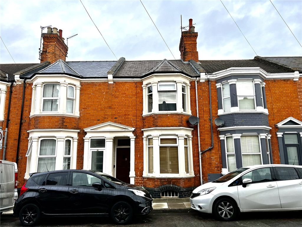 3 bed terraced house to rentDerby Road, Abington, Northampton, Northamptonshire NN1