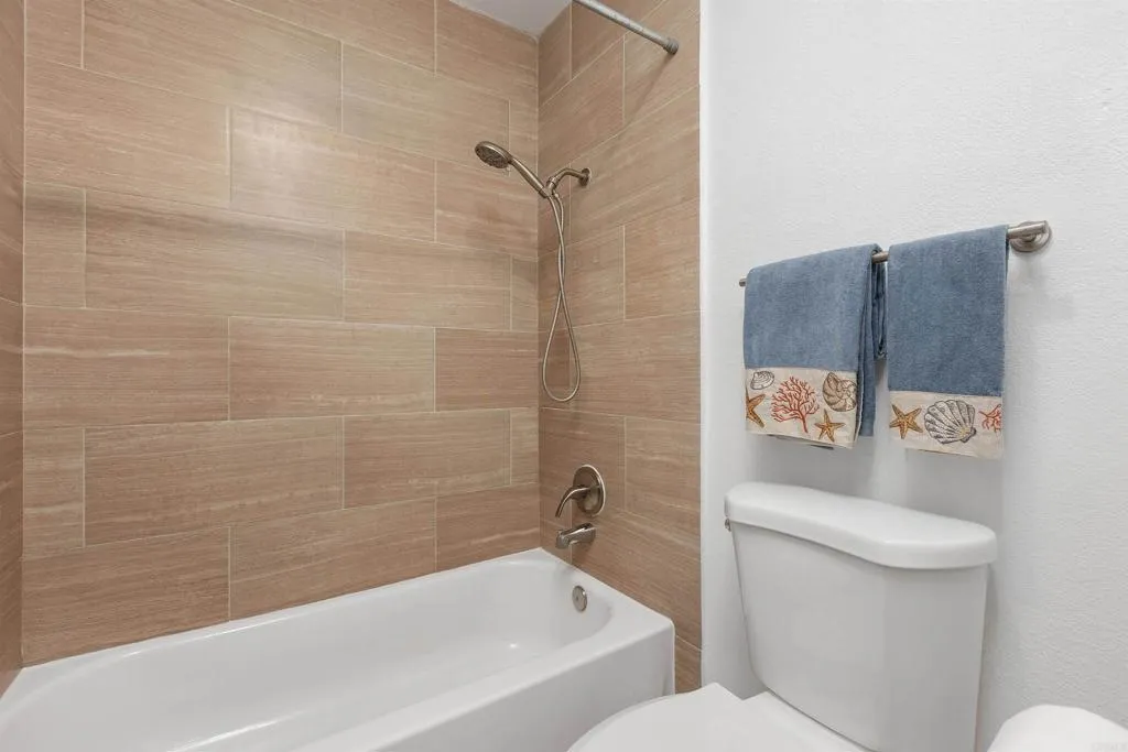 Additional image 16 of 333 Melrose Dr. Unit F, Vista, CA 92083