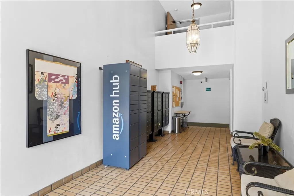 Additional image 4 of 4275 Via Arbolada Unit 210, Los Angeles, CA 90042