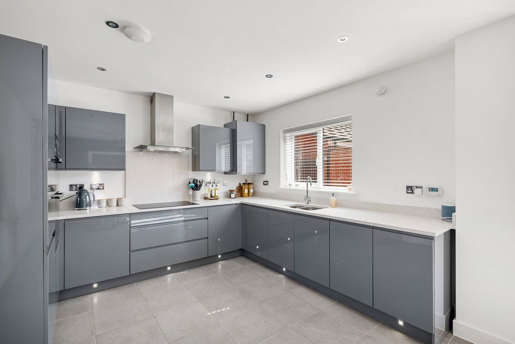 Additional image 9 of 4 bed detached house to rentField Avenue, Saxilby LN1