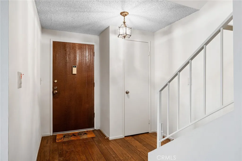 Additional image 3 of 9555 Via Venezia, Burbank, CA 91504