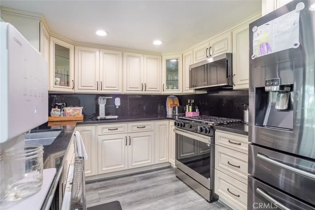 Additional image 15 of 236 N Louise Street Unit 104, Glendale, CA 91206