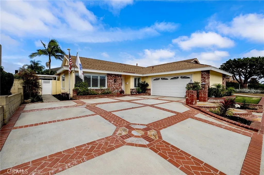 18311 Hartlund Lane, Huntington Beach, CA 92646 photo 2