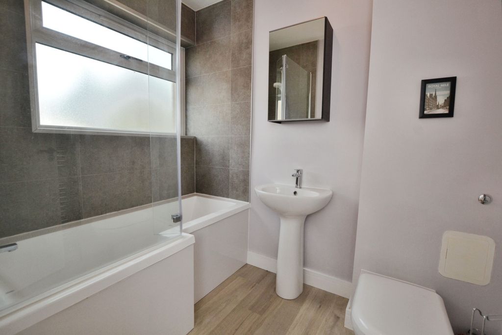 Additional image 9 of 2 bed flat to rentHowden Hall Way, Liberton, Edinburgh EH16