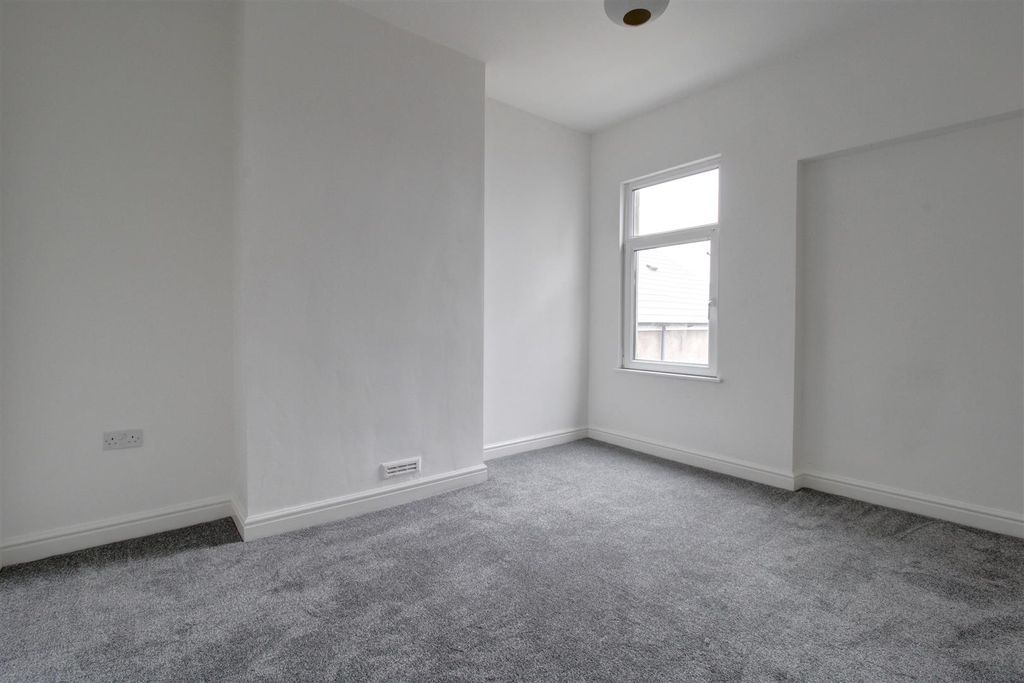 Additional image 6 of 2 bed flat to rentTynewydd Road, Barry CF62