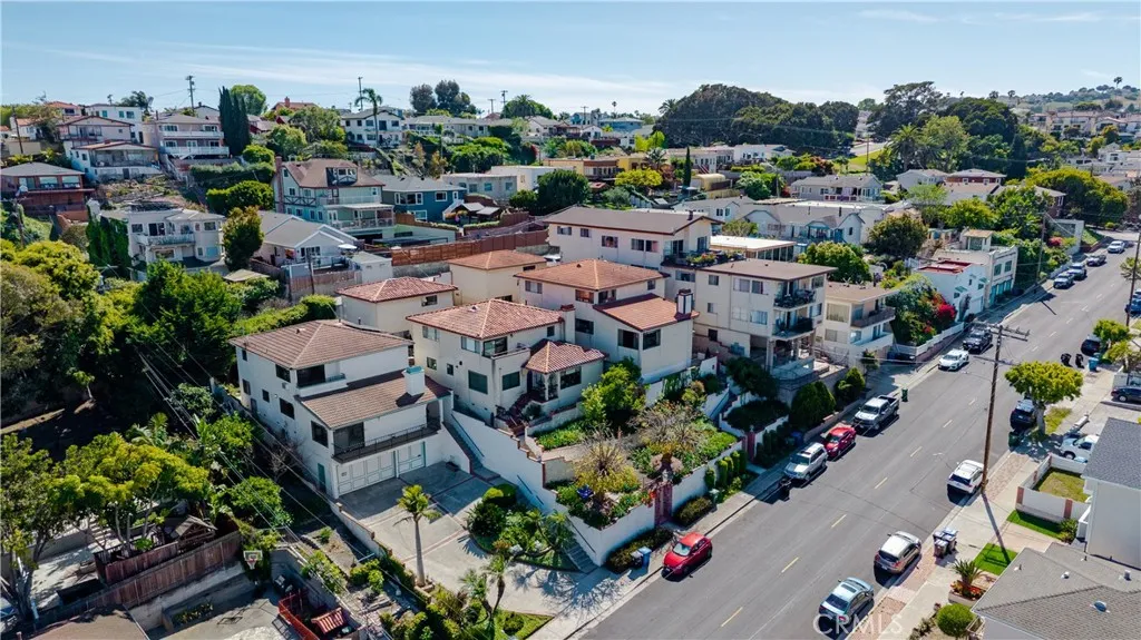 823 W 20th St, San Pedro, CA 90731