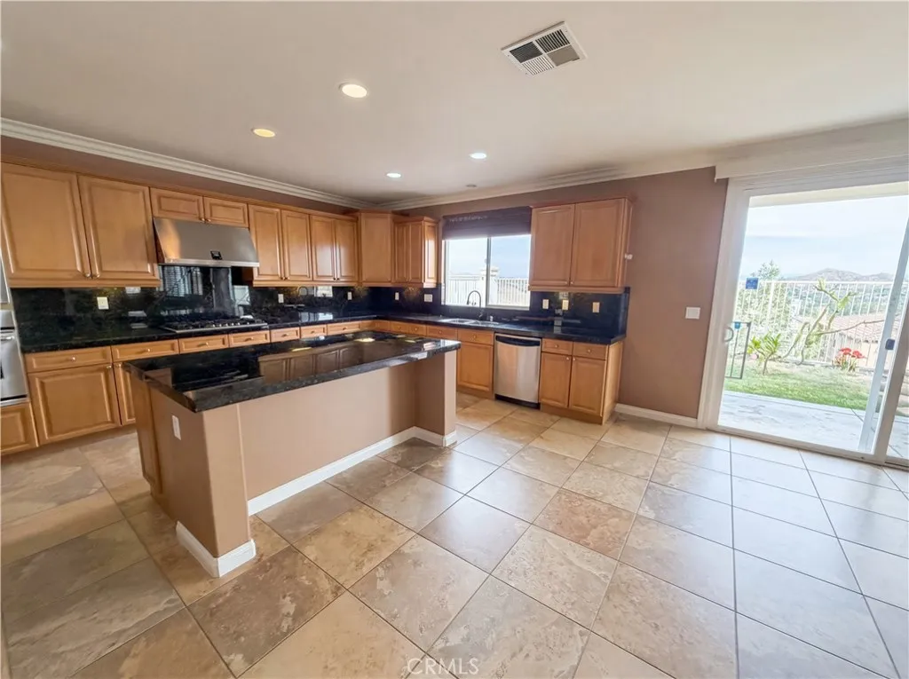 Additional image 103 of 23 Plaza Modena, Lake Elsinore, CA 92532