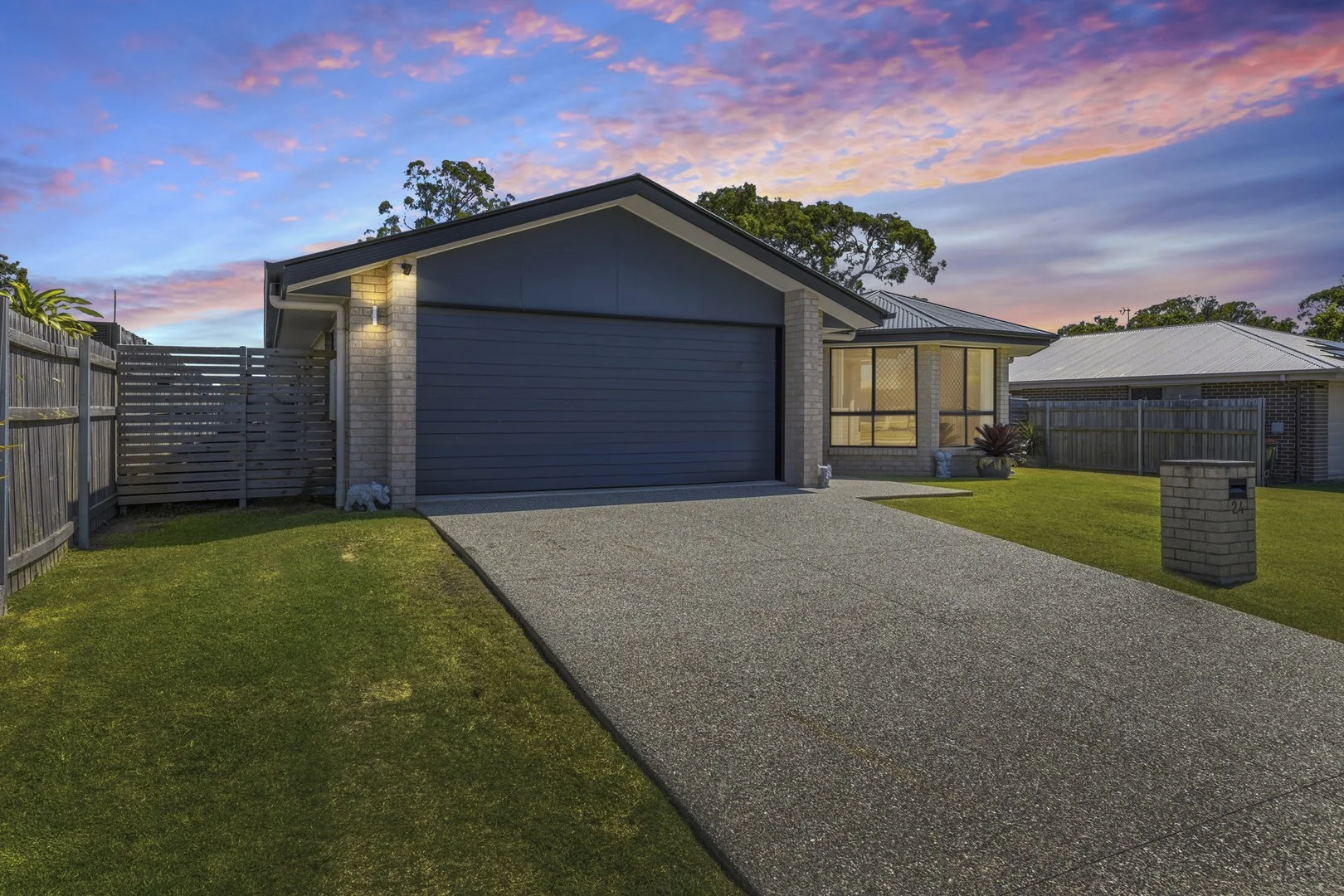 24 Bradman Way, Urangan QLD 4655