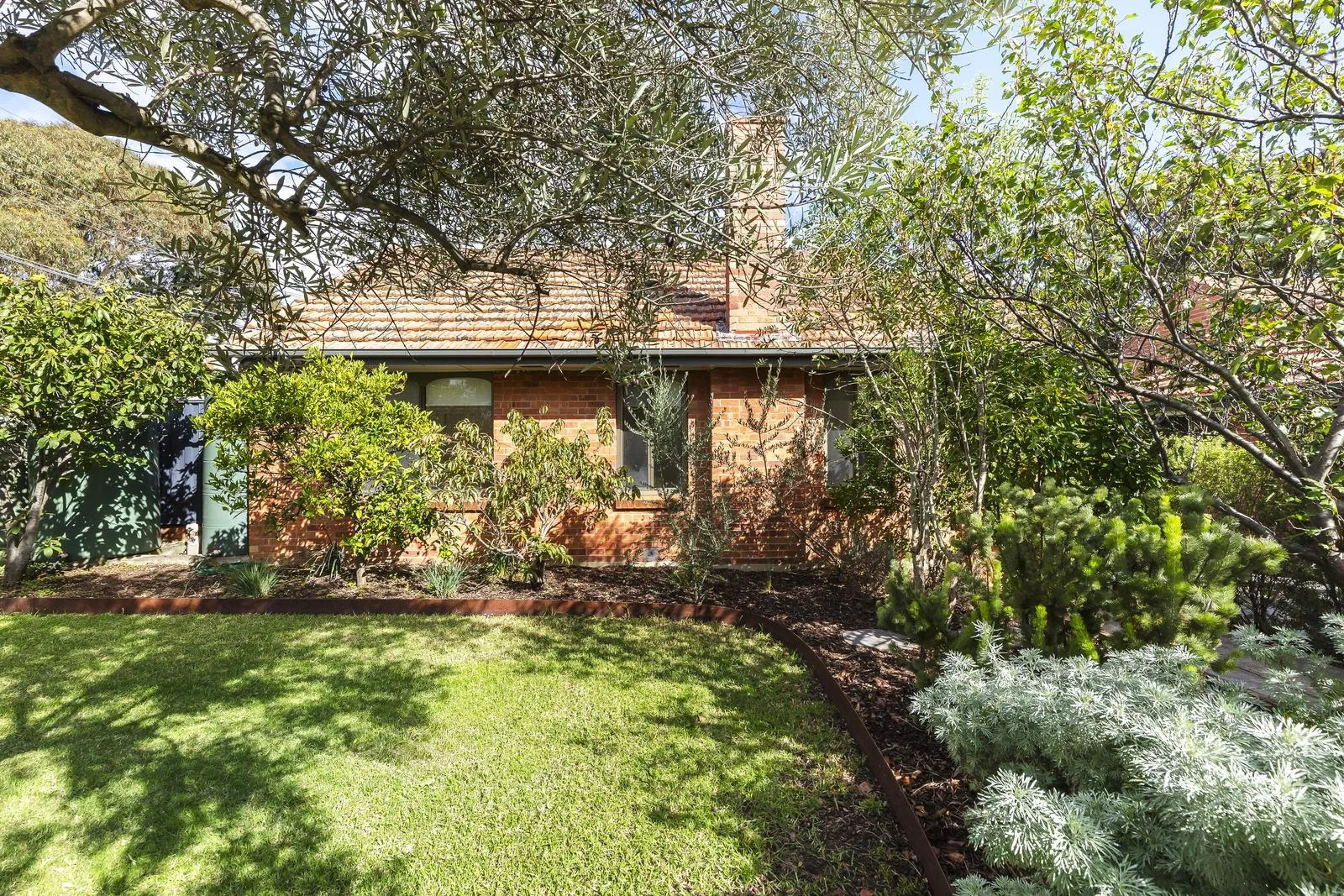 27 Henty Street, Reservoir VIC 3073