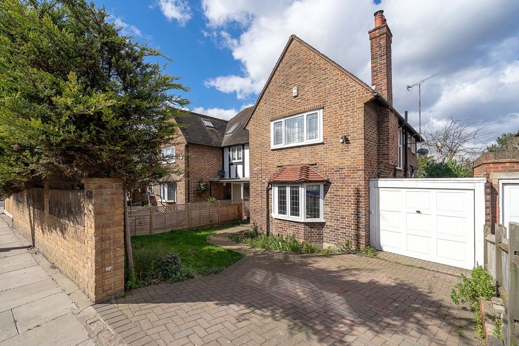 Additional image 12 of 3 bed semi-detached house to rentUpper Richmond Road West, Richmond TW10
