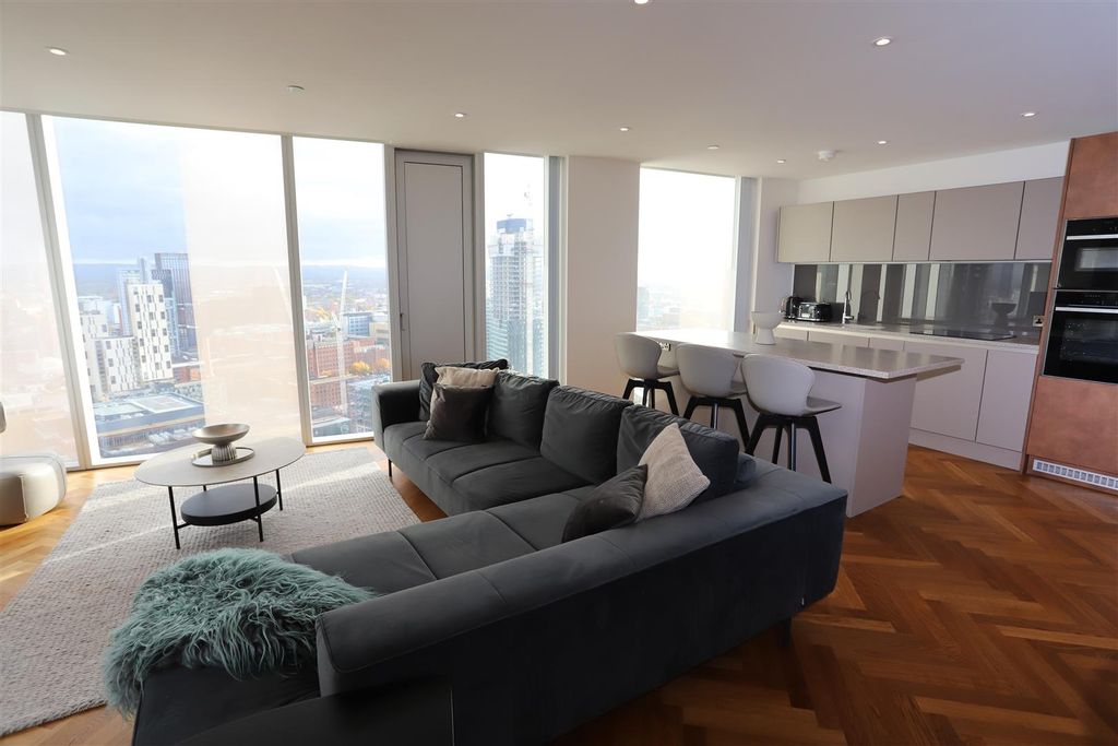 Additional image 6 of 2 bed flat to rentDeansgate Square, Owen Street M15