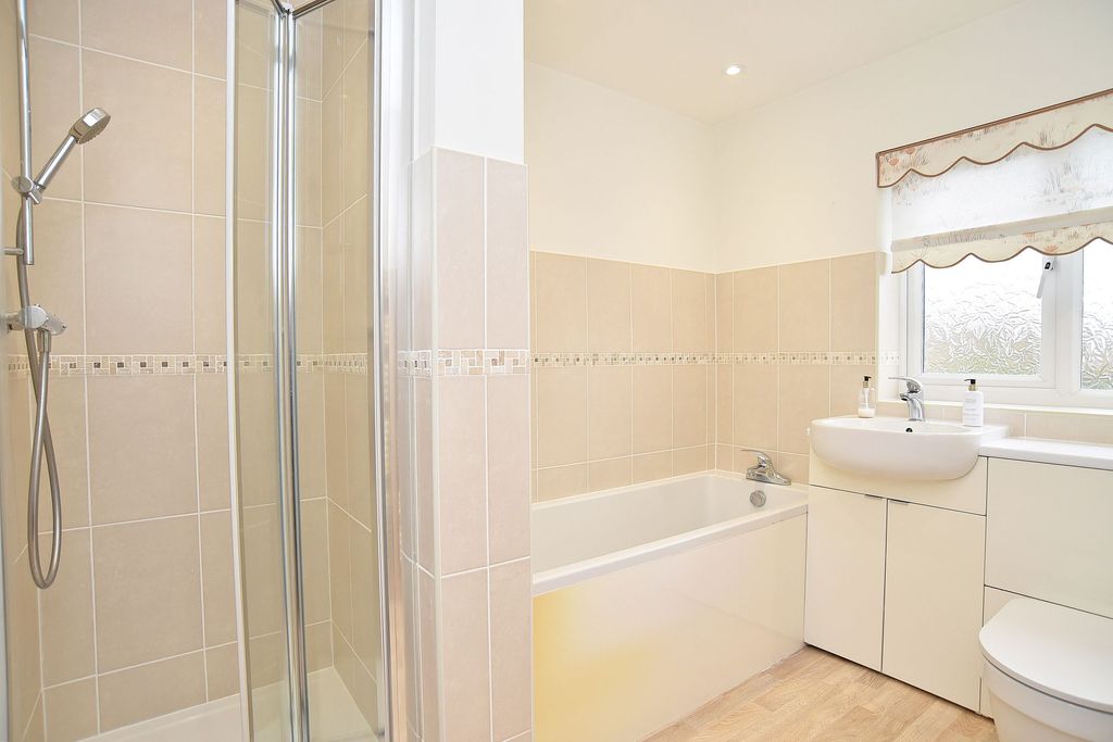 Additional image 13 of 5 bed detached house to rentBarnwell Crescent, Harrogate HG2