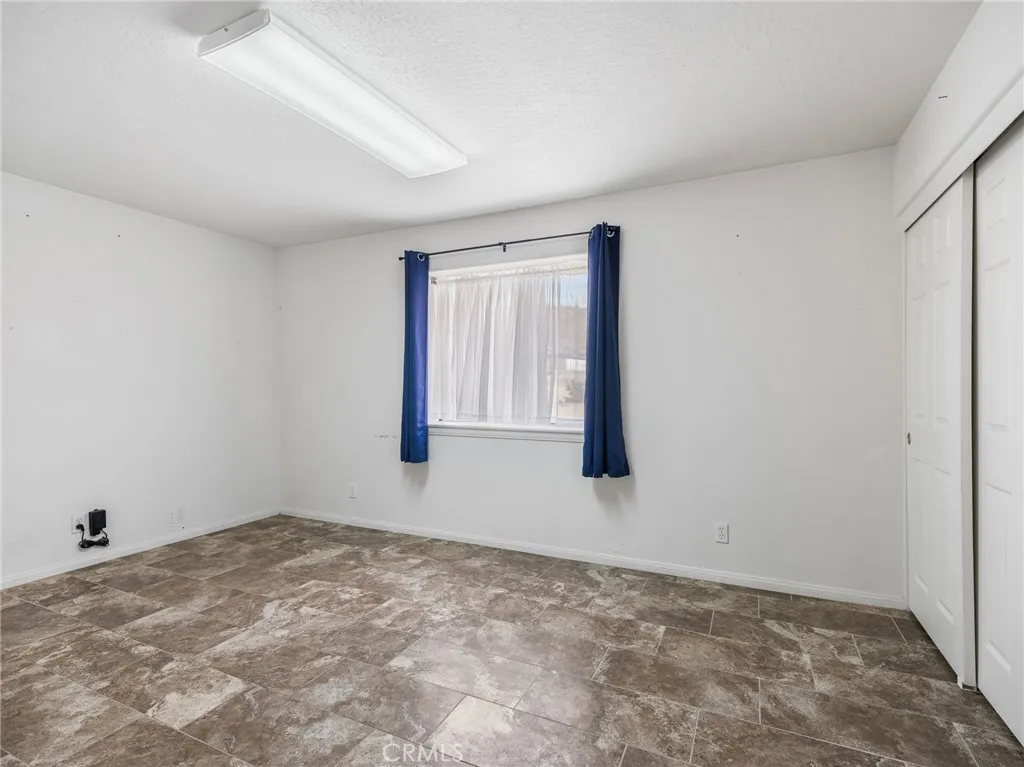 Additional image 41 of 16992 Joshua Rd, Apple Valley, CA 92307