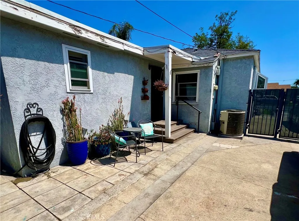2925 San Francisco Ave, Long Beach, CA 90806