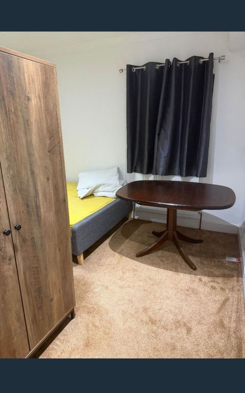 2 bed flat to rentHeanor DE75 photo 2