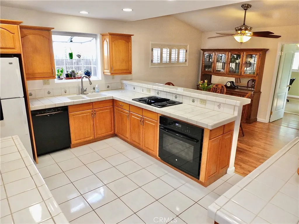 Additional image 14 of 6317 E Eliot St, Long Beach, CA 90803