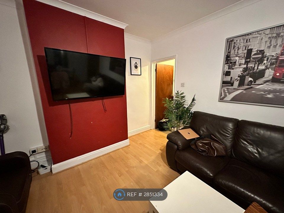 3 bed flat to rentMilton Road, Southampton SO15