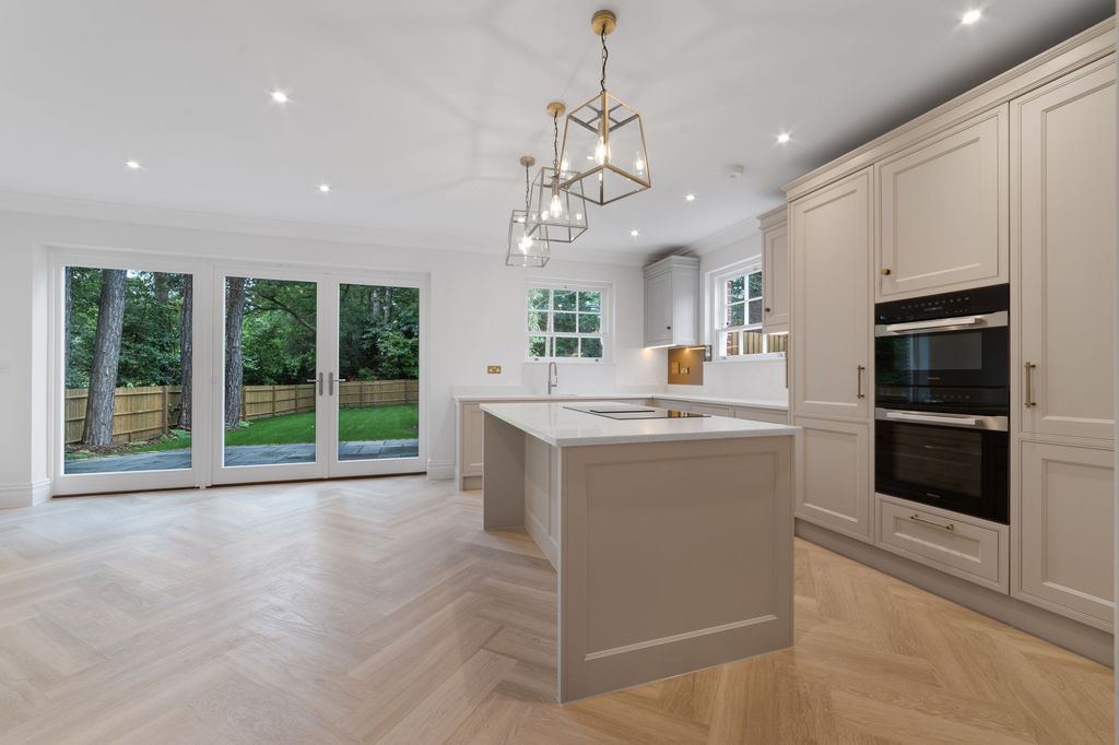 Additional image 2 of 4 bed terraced house to rentScholars Row, Sunningdale SL5