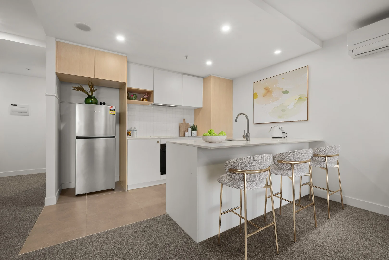 607/11 Launceston Street, Phillip ACT 2606 photo 2