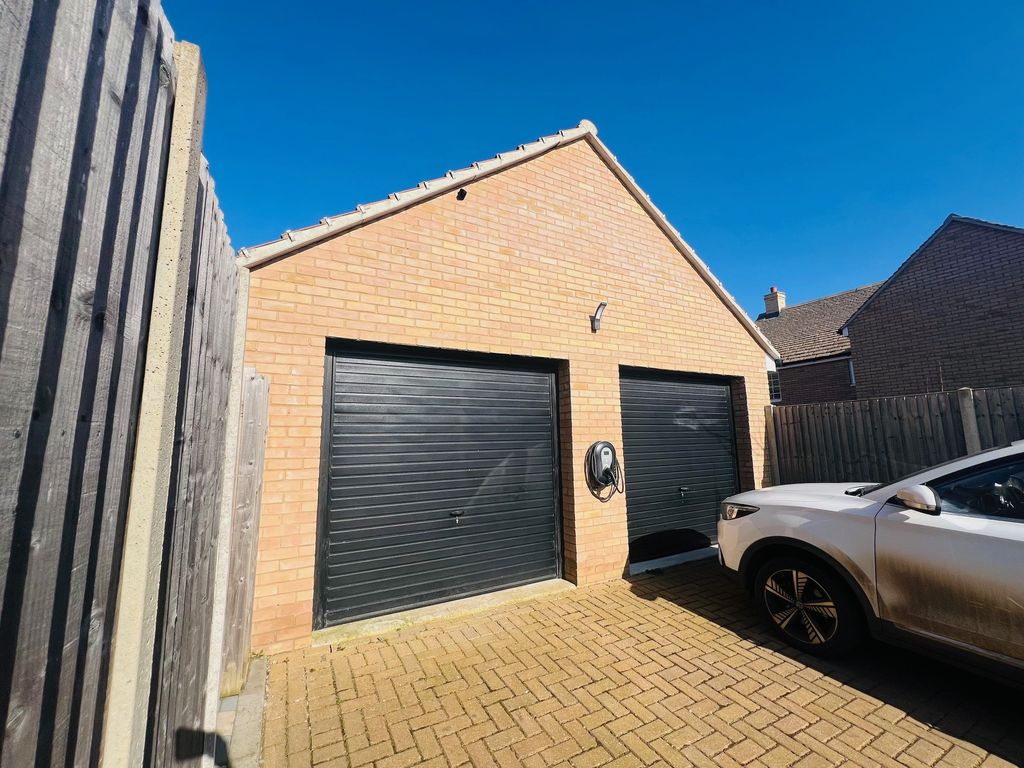 Additional image 5 of 5 bed property to rentSissons Close, Barnack, Stamford PE9