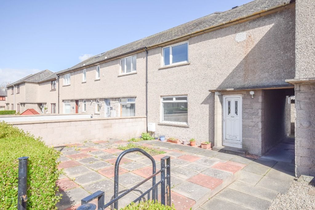 2 bed mews to rentElm Path, Arbroath, Angus DD11