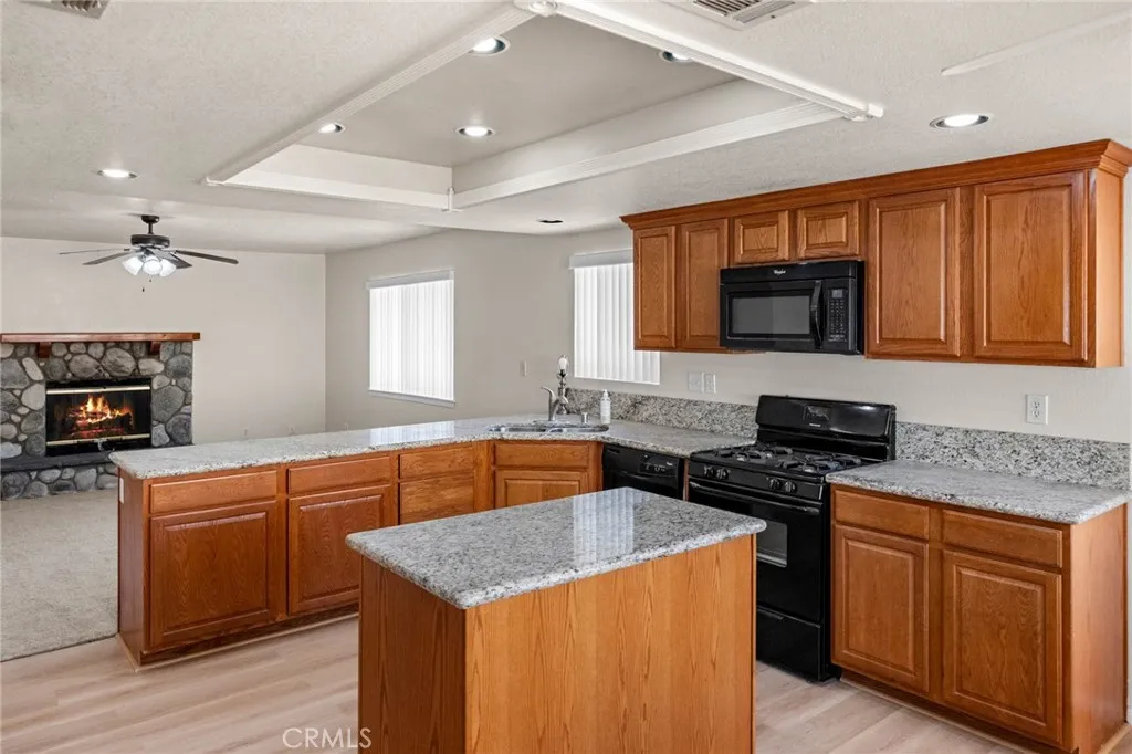 Additional image 12 of 13904 Hidden Valley Road, Victorville, CA 92395