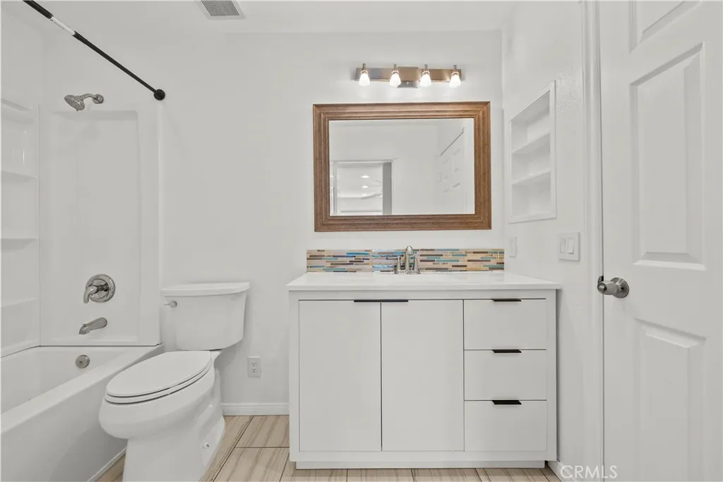 Additional image 73 of 22117 Burbank Blvd Unit 5, Woodland Hills, CA 91367