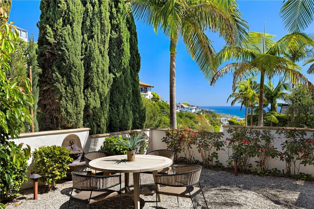 725 Balboa Avenue, Laguna Beach, CA 92651 photo 3