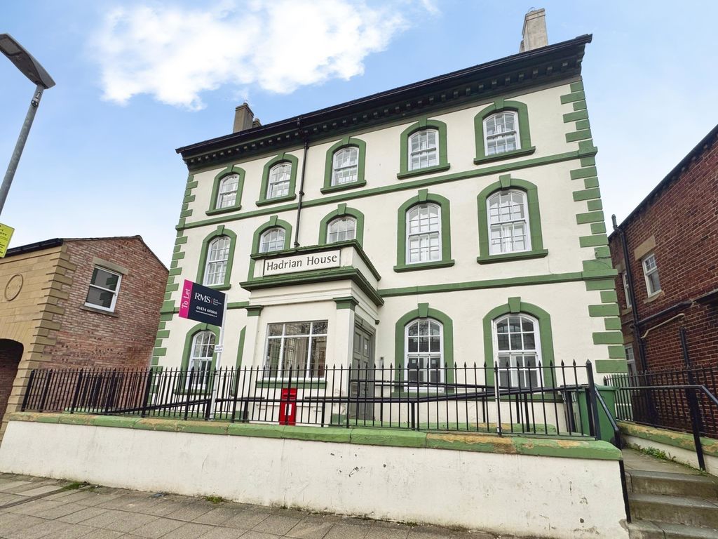 2 bed flat to rentMarket Street, Hexham NE46