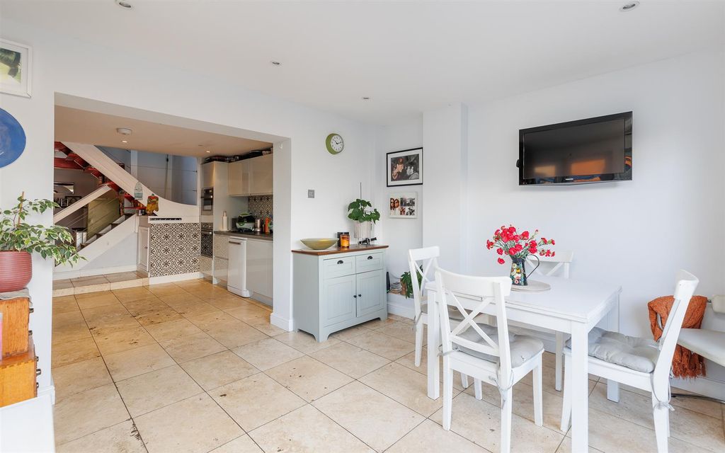 Additional image 6 of 4 bed semi-detached house for saleCowes, Isle Of Wight PO31