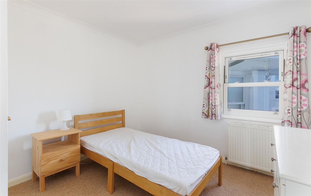 Additional image 14 of 2 bed flat to rentEsplanade, Ryde PO33